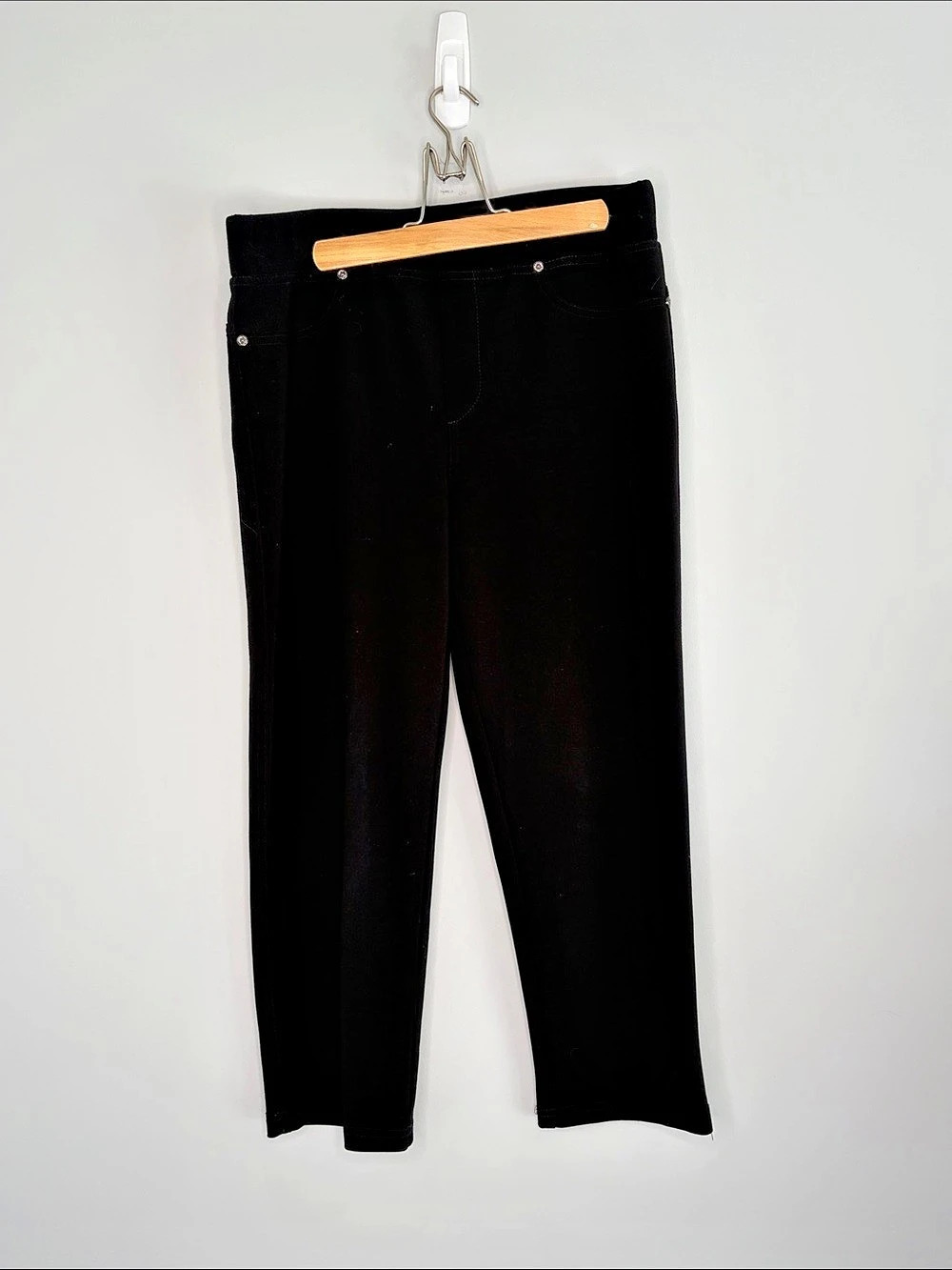 Joseph Ribkoff Skinny Cropped Pants in Black Size 10